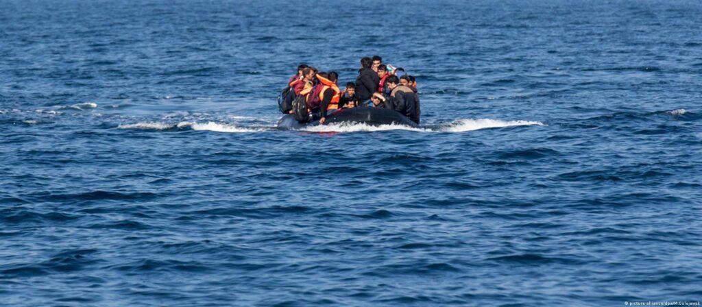 د اژه سمندر کې د کښتۍ د چپه کېدو له امله ۱۹ افغان کډوال مړه شوي