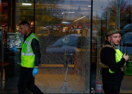 په کي‌یف کې د ډزو پېښه؛ لږ تر لږه شپږ کسان وژل شوي او ۱۴ نور ټپیان دي