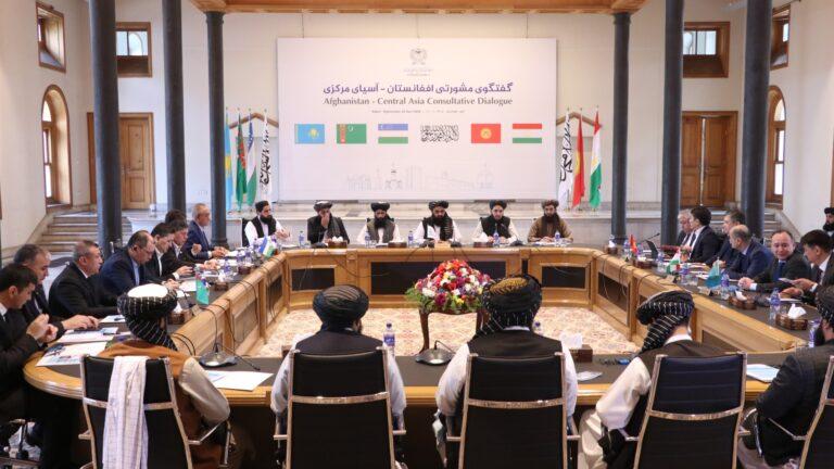 متقي: افغانستان او د منځنۍ اسیا هېوادونه کولای شي د سیمه‌ییزې هم‌پالنې بریالۍ بېلګه جوړه کړي