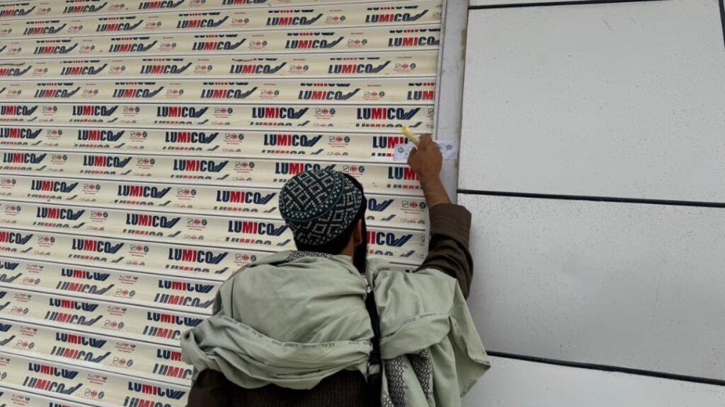 در بیش از یک ماه گذشته ۳۰۰ دکان در نیمروز به دلیل احتکار و قیمت‌فروشی مسدود شده‌اند