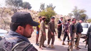 حمله بر محافظین تیم واکسیناسیون در خیبر پشتونخوا؛ یک پولیس کشته و چهار تن دیگر زخمی شدند