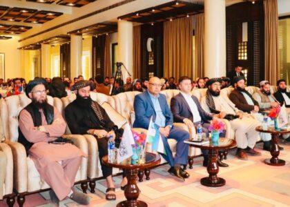 نشست همکاری اقتصادی افغانستان و اوزبیکستان با امضای ۱۳ قرارداد تجاری برگزار شد