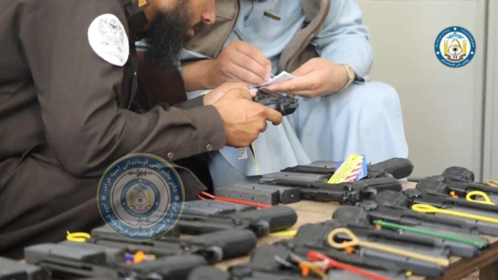 کشف ۱۵ میل تفنگچه در هرات؛ یک تن بازداشت شد