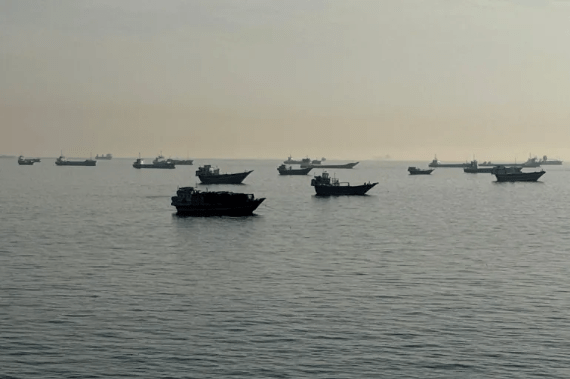 US launches strikes in southern Iran amid talks in Doha