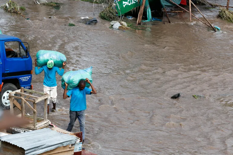 18 killed in floods, landslides in Kenya