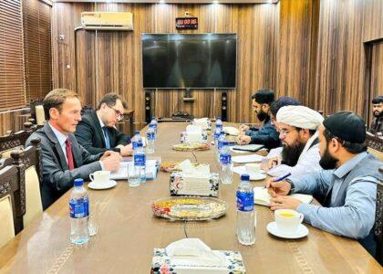دیدار رئیس عمومی هلال‌احمر افغانی با نمایندۀ خاص بریتانیا دربارۀ گسترش همکاری‌های بشردوستانه