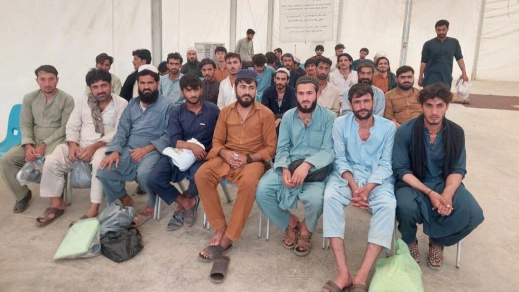 561 Afghans freed from Pakistani prisons, return home: MoRR