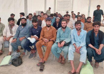 561 Afghans freed from Pakistani prisons, return home: MoRR