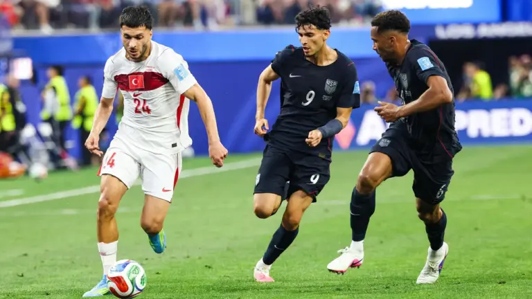 Türkiye beat USA 3-2 in group-stage thriller