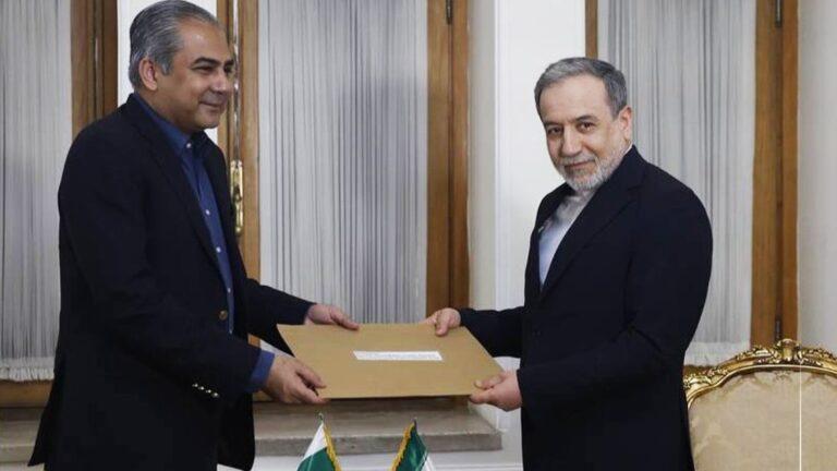 Pakistan’s special letter for Iran’s leader delivered to Araghchi