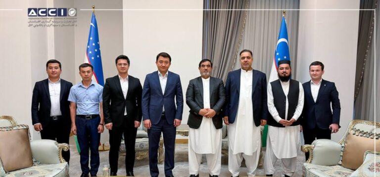 افغان او اوزبېک چارواکو د سوداګریزو او اقتصادي همکاریو پر پراختیا خبرې کړې دي