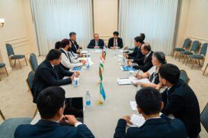 Afghanistan’s role as regional bridge highlighted on sidelines of Tirmiz talks