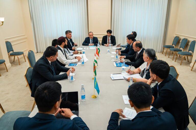 Afghanistan’s role as regional bridge highlighted on sidelines of Tirmiz talks