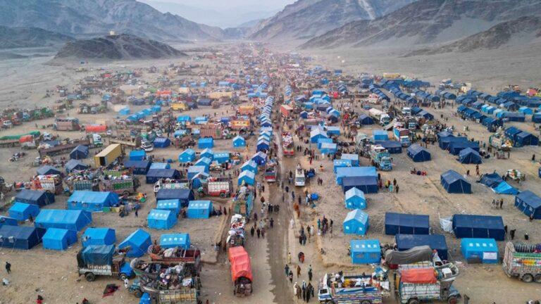 توزیع نمرات زمین برای بیش از هزار خانوادۀ بازگشته در شش ولایت