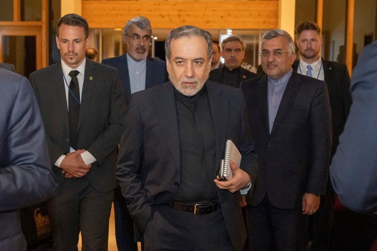 US-Iran talks set to begin in Switzerland