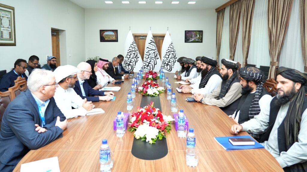 Muttaqi, WHO regional chief discuss strengthening Afghan health sector