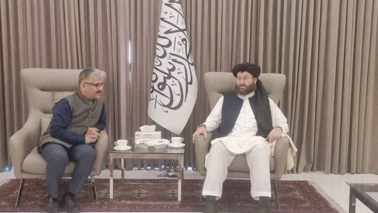 د کرنې، اوبولګولو او مالدارۍ وزیر هند ته ولاړ