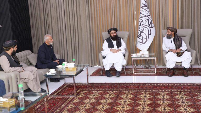 ملا عبدالغني برادر او امیرخان متقي د خامنه‌يي جنازې مراسمو کې د ګډون لپاره ایران ته ولاړل