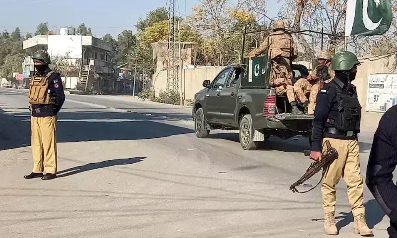 9 policemen killed, 28 injured in attack on KP police post