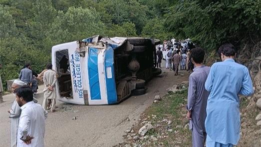 4 killed, 15 injured in Pakistan bus crash