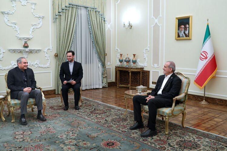 پزشکیان: ایران بر تعمیق روابط با پاکستان در همه زمینه‌ها تأکید دارد