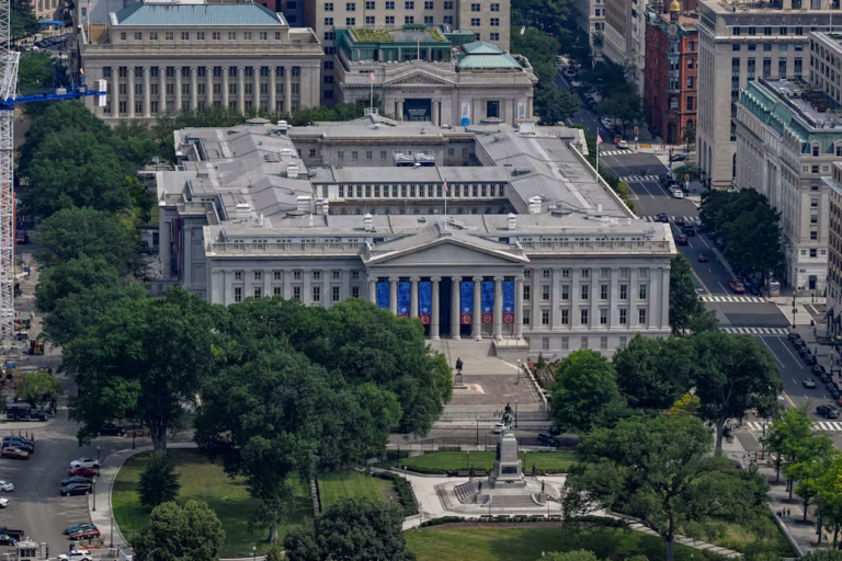 US debt surpasses $40 trillion for first time