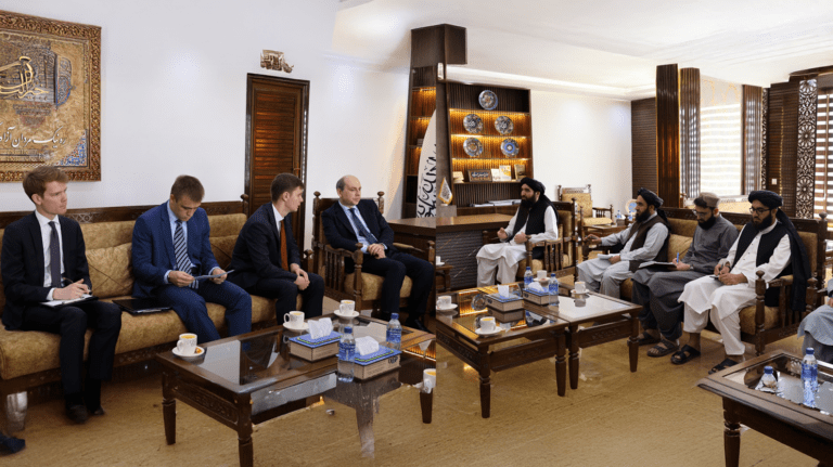 ایجاد زون ویژۀ اقتصادی در بندر حیرتان میان افغانستان و روسیه بررسی شد