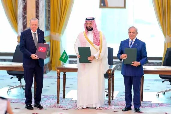 Saudi Arabia, Pakistan, Türkiye sign joint defence agreement in Mecca