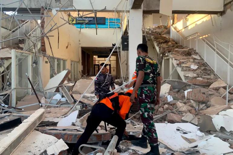 Powerful Indonesia earthquake kills 51, forces 5,000 to evacuate