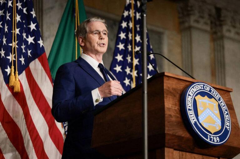 US announces new sanctions on Iran, Tehran responds