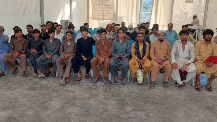 322 Afghan refugees released from Pakistani jails, return home