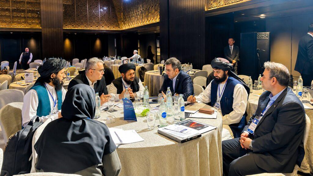 Afghan, Iranian postal chiefs discuss expanding cooperation
