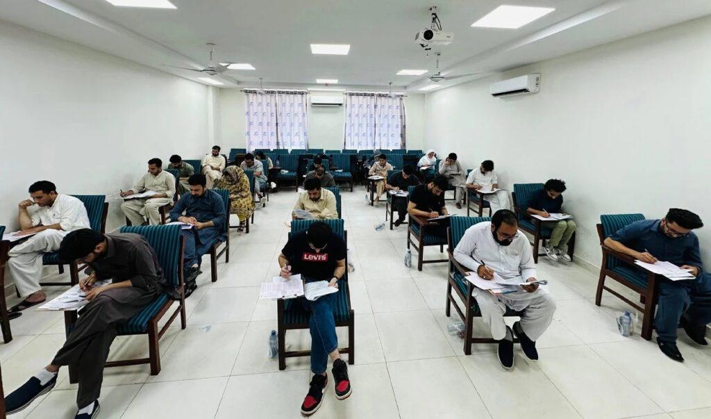 شورای طبی پاکستان خواستار بازگشت محصلان افغان شد
