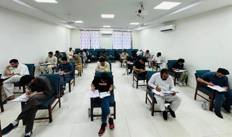 شورای طبی پاکستان خواستار بازگشت محصلان افغان شد