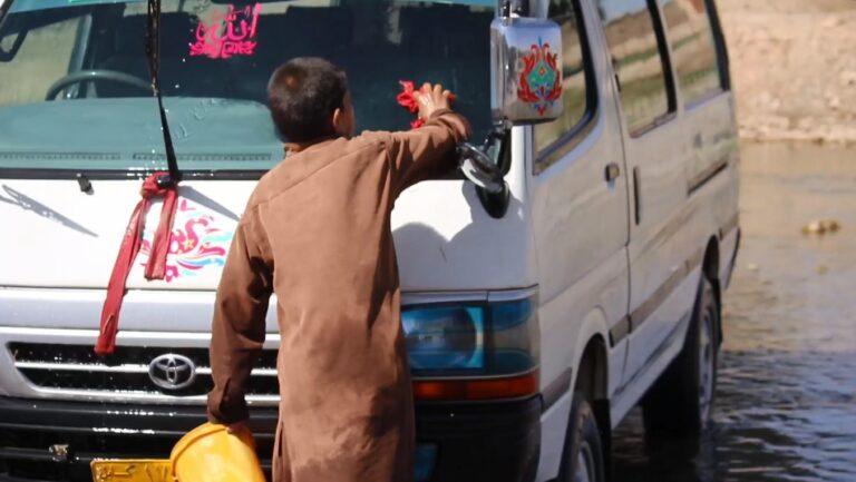 وقتی نان‌آوری جای مکتب را می‌گیرد؛ روایت کودکان کارگر در غور