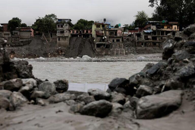 Floods, landslides kill 19 in India, Nepal