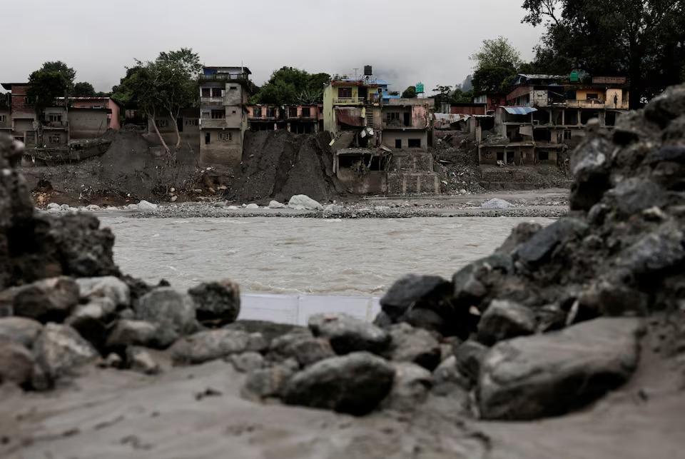 Floods, landslides kill 19 in India, Nepal