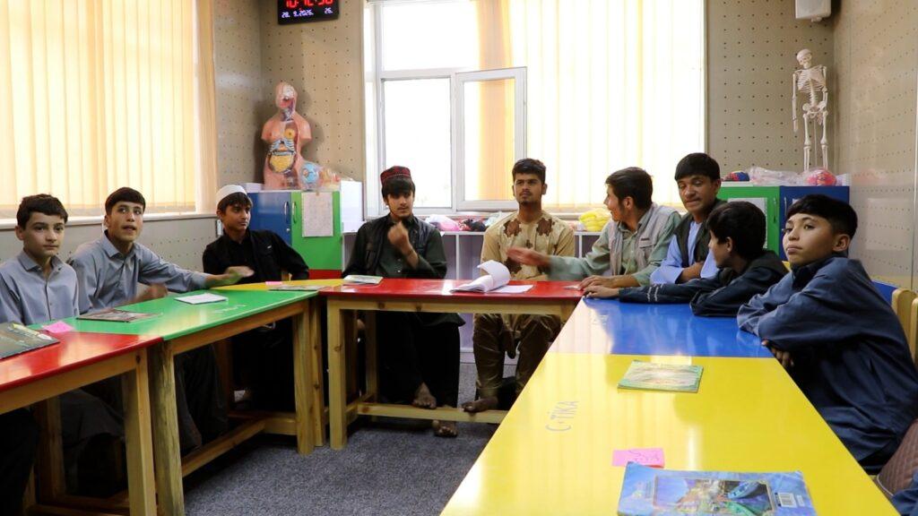 استادان: ناشنوایان با کمبود استاد و مواد درسی و مشکلات ارتباطی مواجه‌اند