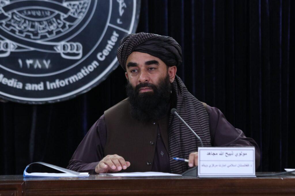 مجاهد: په تېر هجري قمري کال کې سلګونه پروژې بشپړې او سلګونه نورې د پلې کېدو په حال کې دي