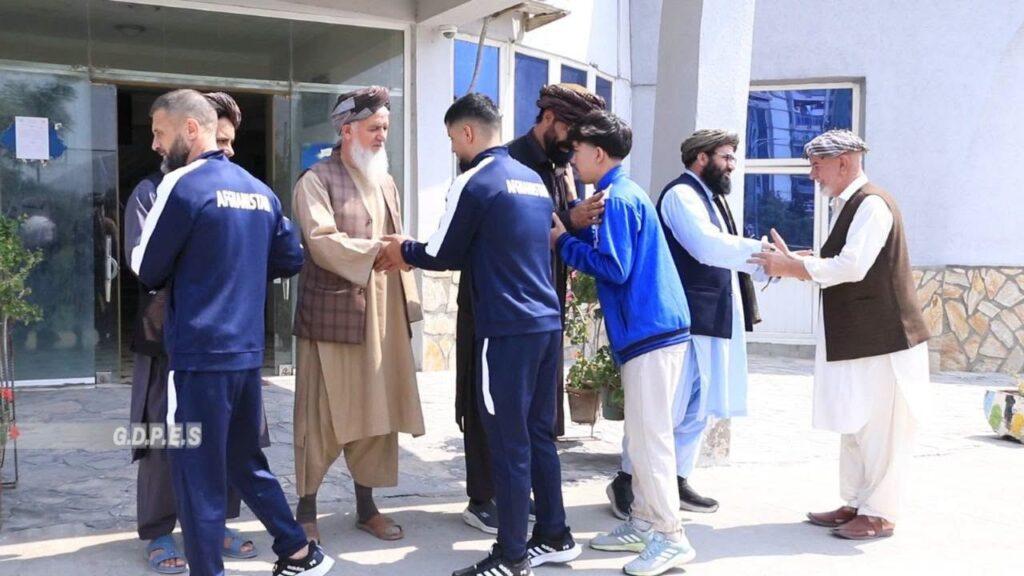 3-member boxing team leaves for Japan