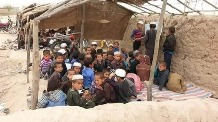 ۱۸۰ مکتب در دایکندی تعمیر ندارند؛ شاگردان در انتظار محیط مناسب آموزشی