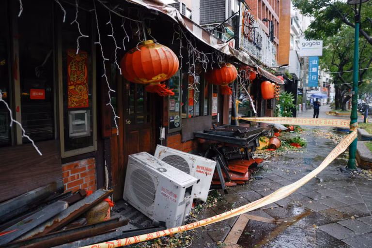 Typhoon Champi kills 1, injures 527 in Taiwan