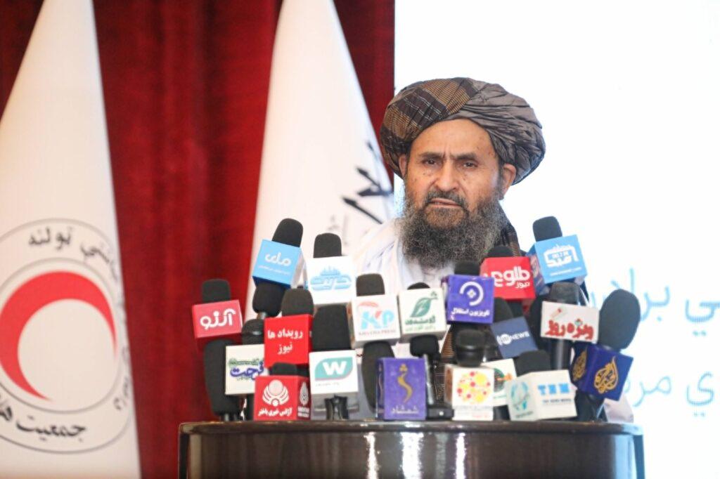ملا برادر: یوناما در گزارش‌هایش دستاوردهای اقتصادی و امنیتی افغانستان را نادیده می‌گیرد