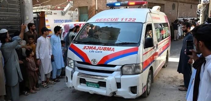 د پاکستان پنجاب کې یو کس د دوو زامنو له خوا په تبر وژل شوی