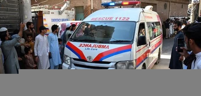 د پاکستان پنجاب کې یو کس د دوو زامنو له خوا په تبر وژل شوی