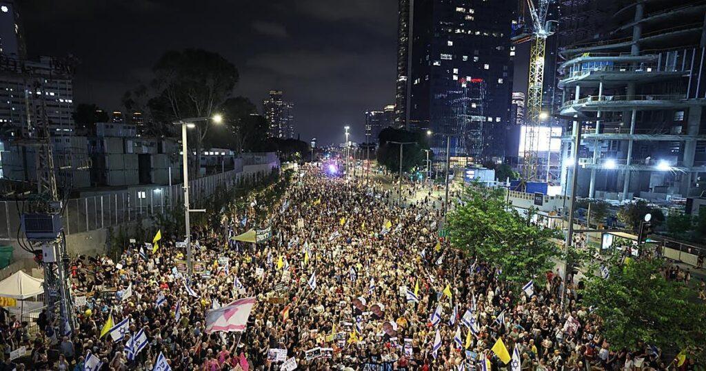 Thousands rally against Netanyahu government ahead of Israeli election