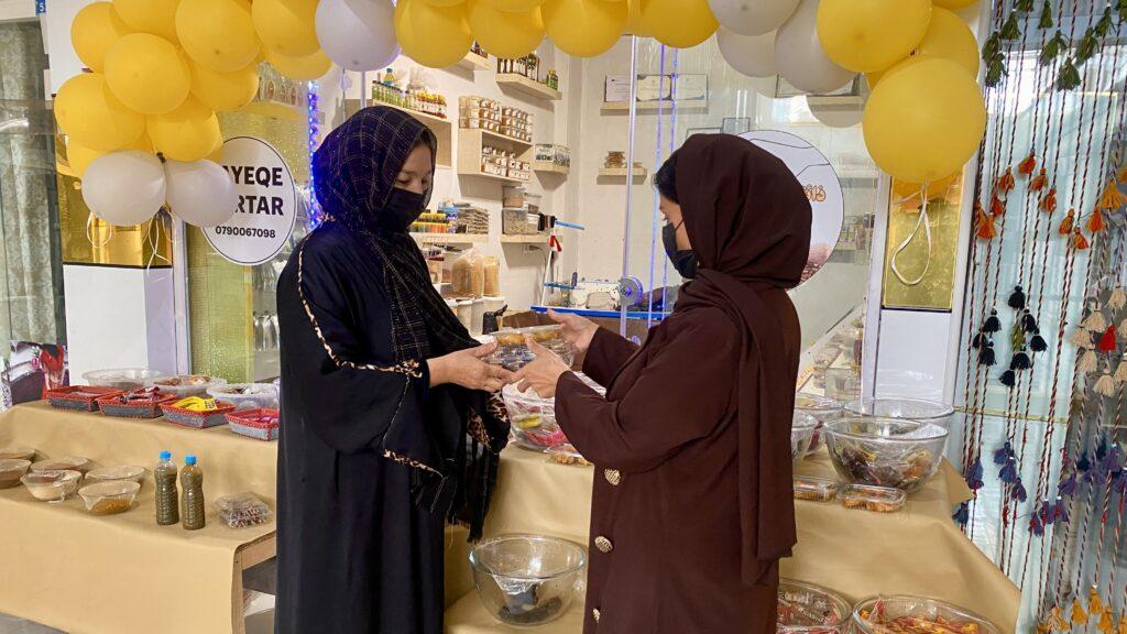 Women Vendors in Herat (2)