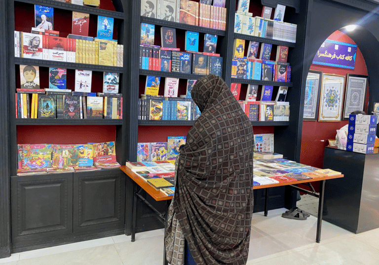 کافه‌کتاب فرهنگ‌سرا با بیش از یک‌هزار عنوان کتاب در هرات گشایش یافت